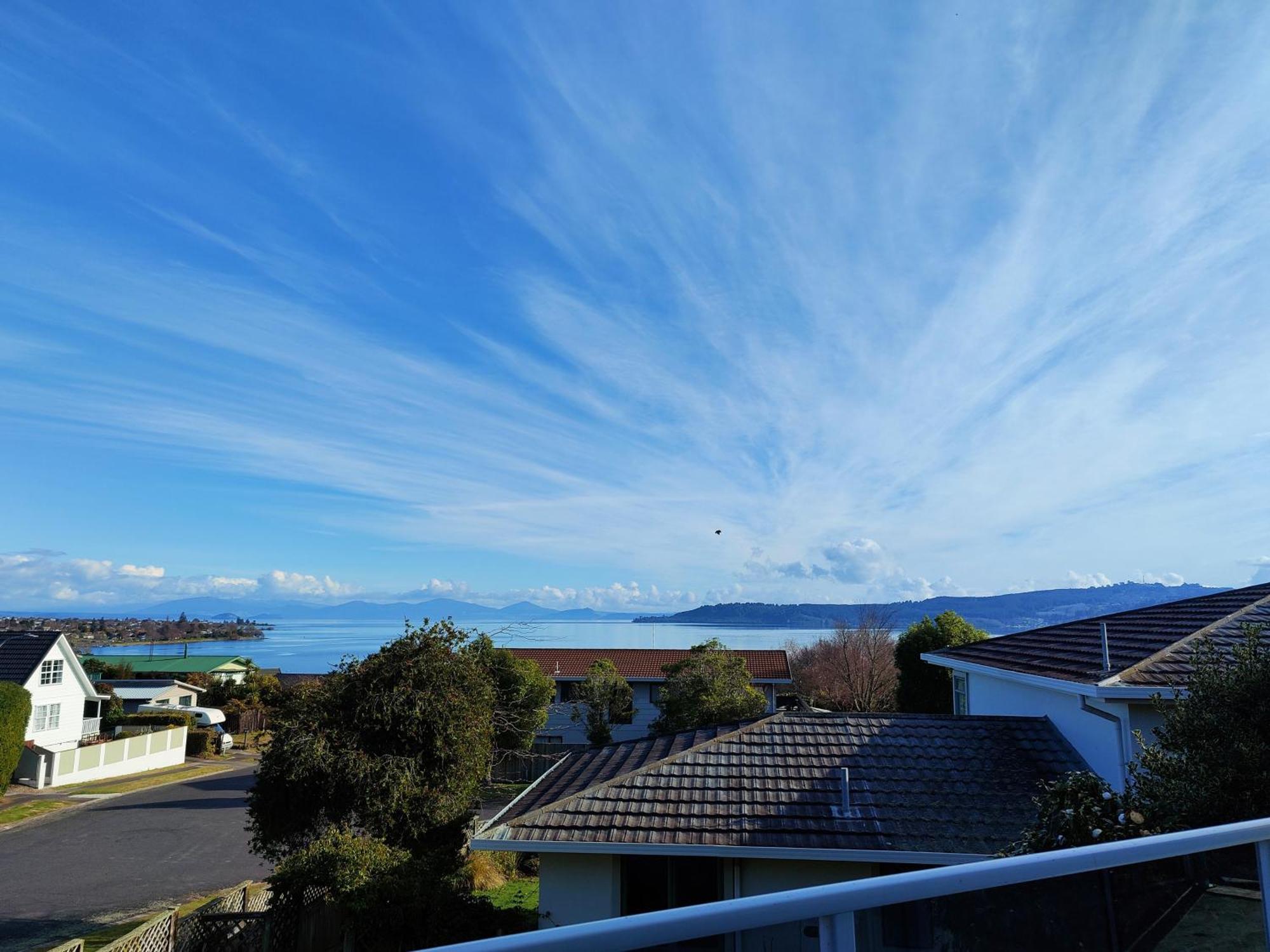 Delight In Birch-Lake View Holiday Home Taupo Eksteriør bilde