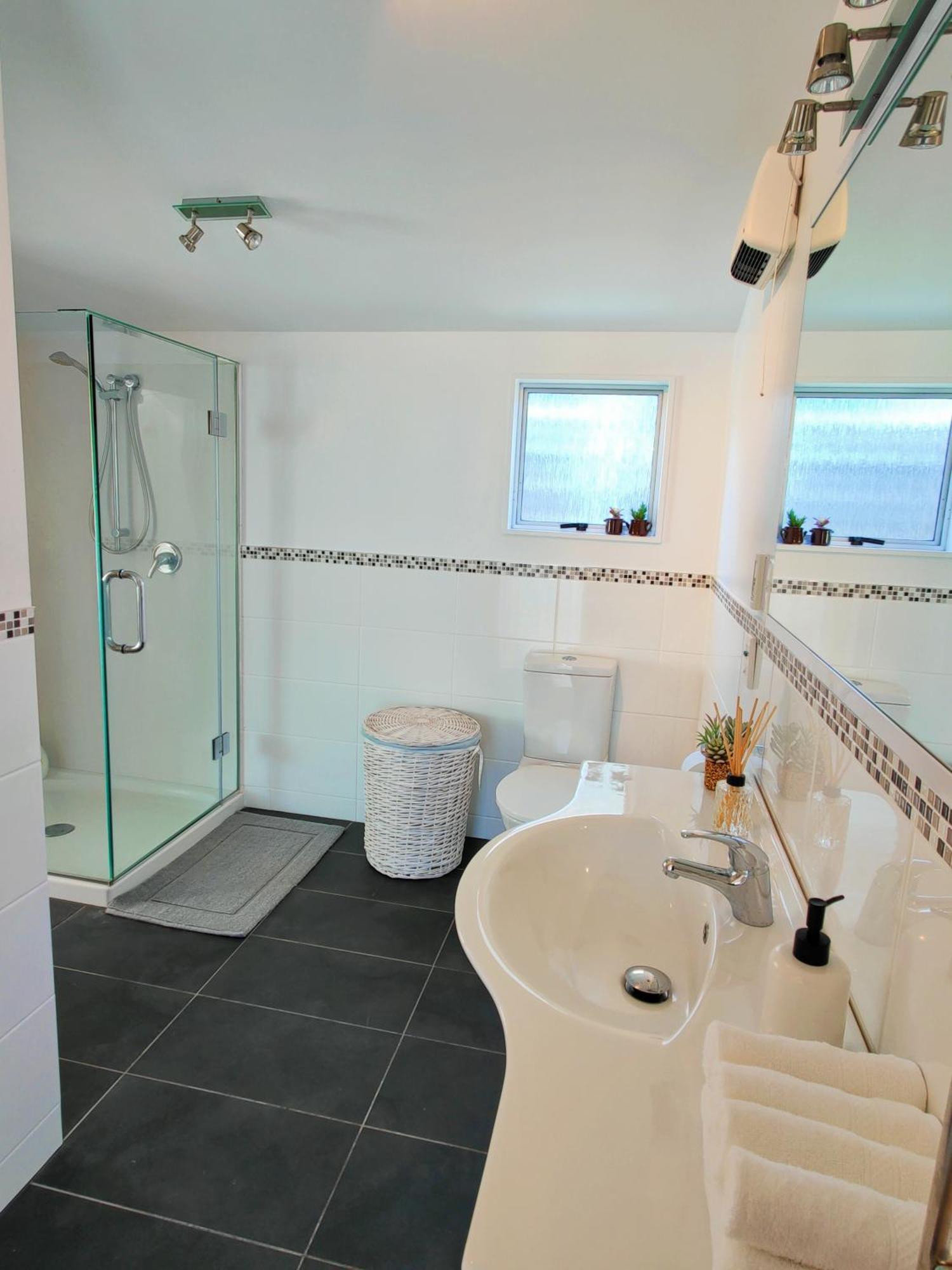 Delight In Birch-Lake View Holiday Home Taupo Eksteriør bilde