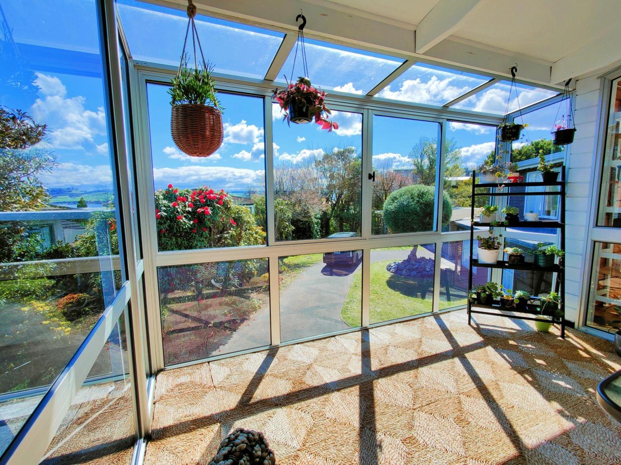 Delight In Birch-Lake View Holiday Home Taupo Eksteriør bilde