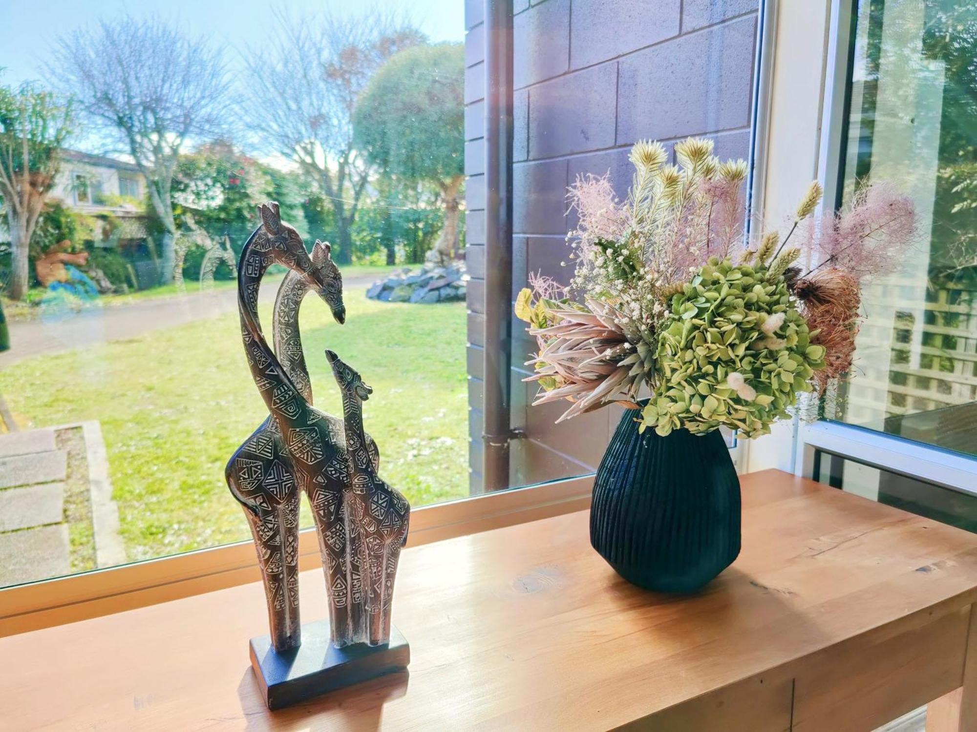 Delight In Birch-Lake View Holiday Home Taupo Eksteriør bilde